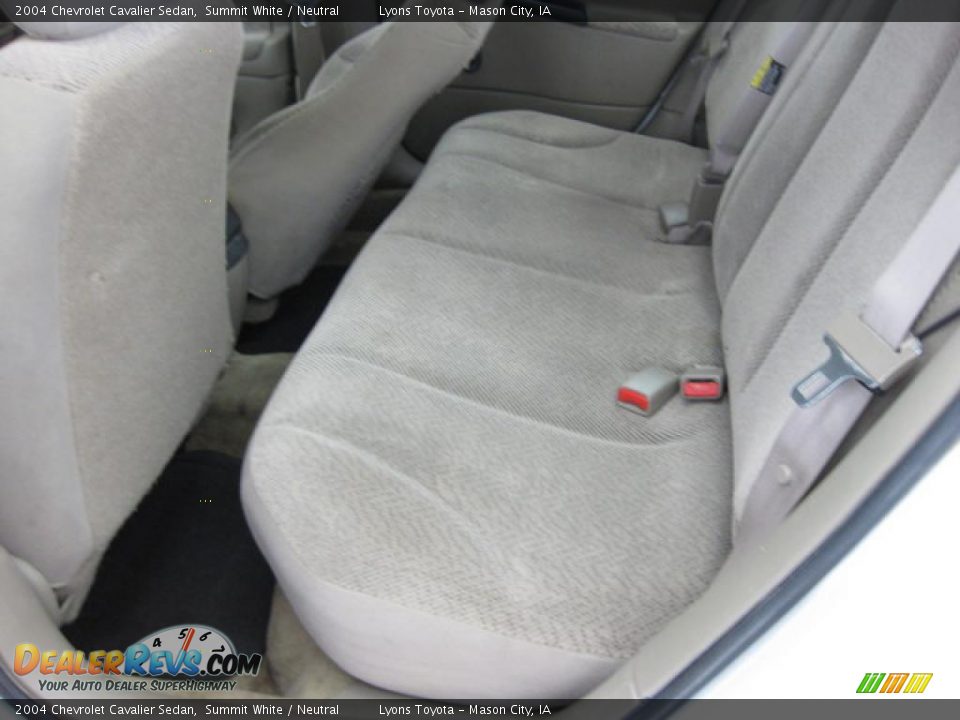 2004 Chevrolet Cavalier Sedan Summit White / Neutral Photo #10