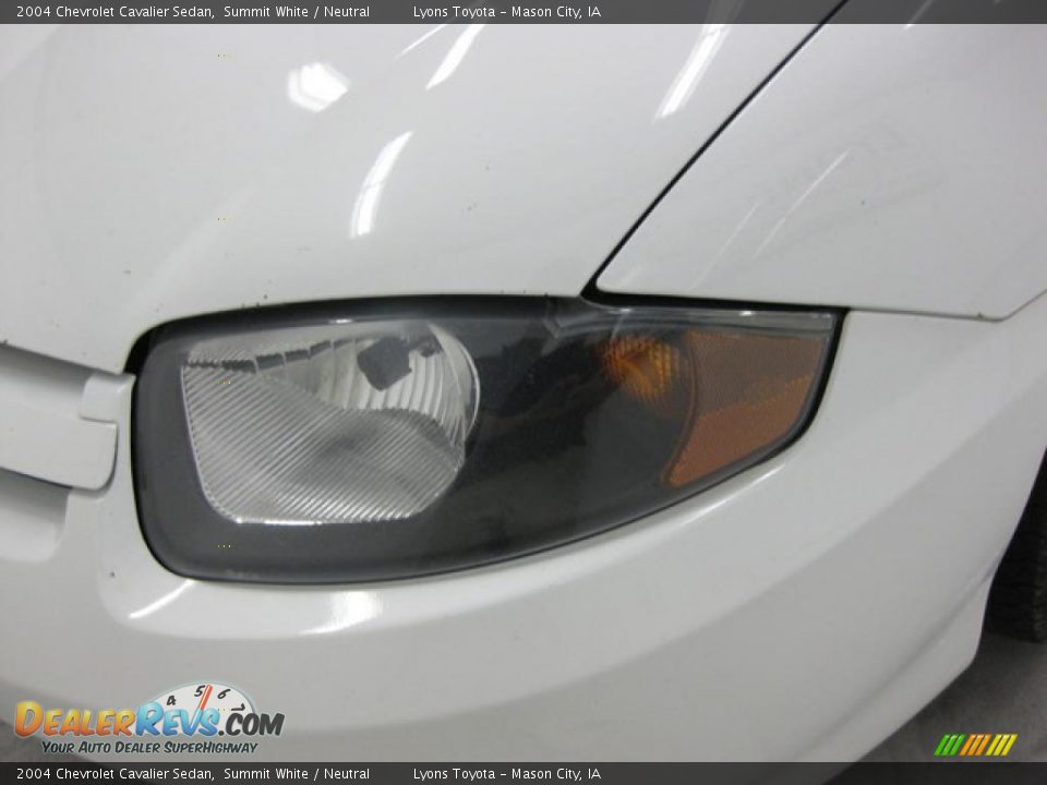 2004 Chevrolet Cavalier Sedan Summit White / Neutral Photo #12