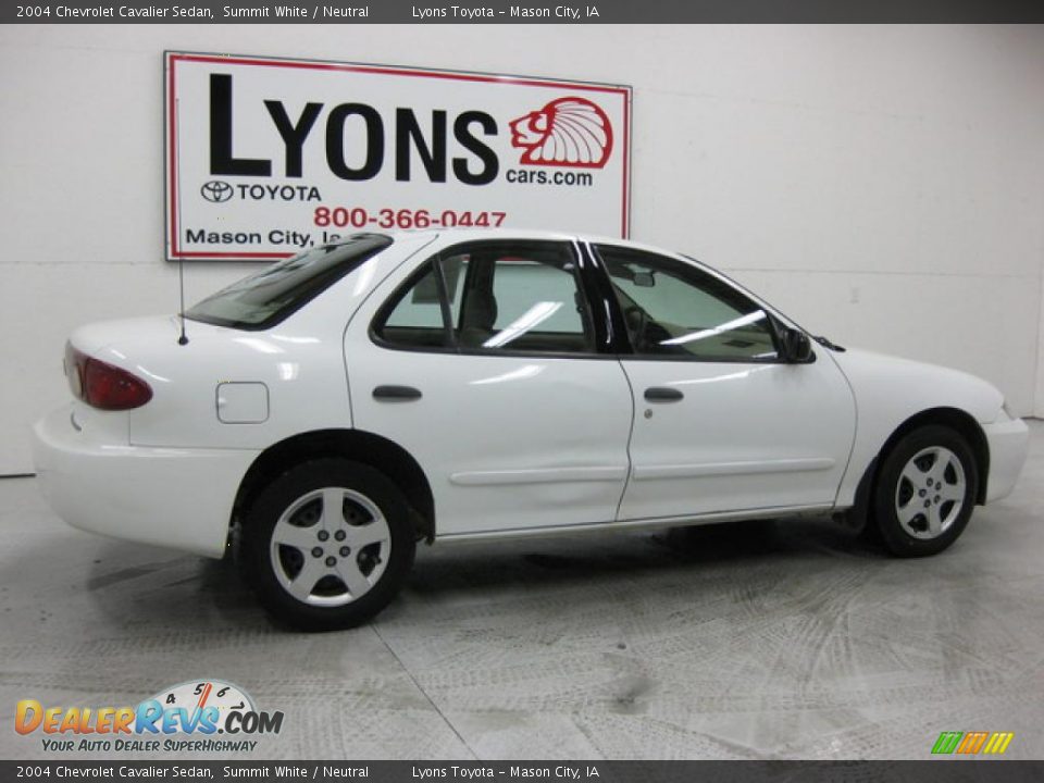 2004 Chevrolet Cavalier Sedan Summit White / Neutral Photo #18