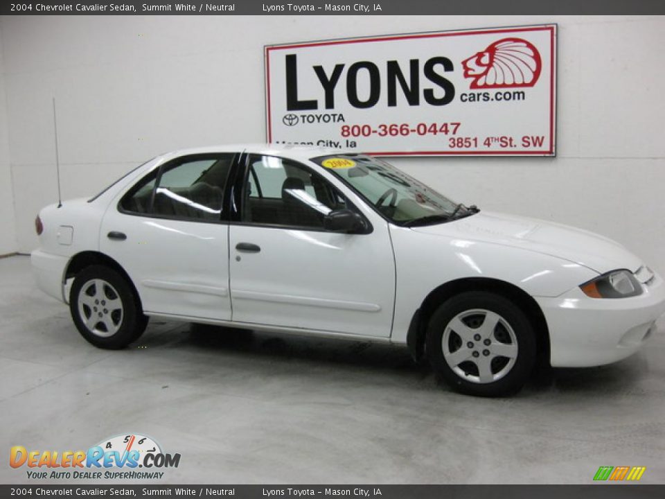 2004 Chevrolet Cavalier Sedan Summit White / Neutral Photo #20