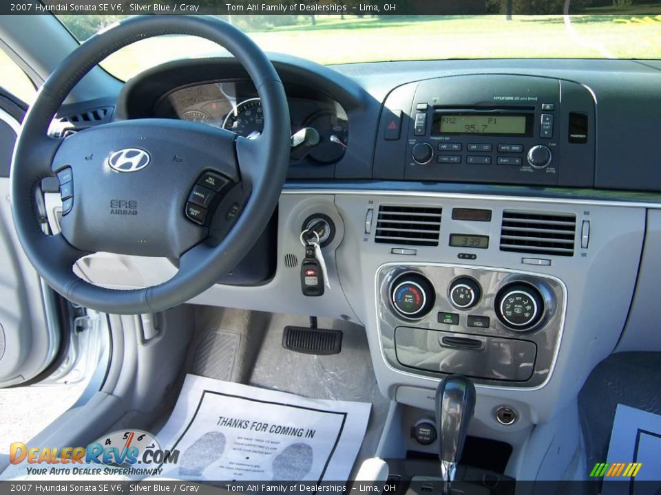 2007 Hyundai Sonata SE V6 Silver Blue / Gray Photo #10
