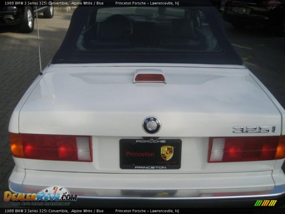 1988 BMW 3 Series 325i Convertible Alpine White / Blue Photo #7