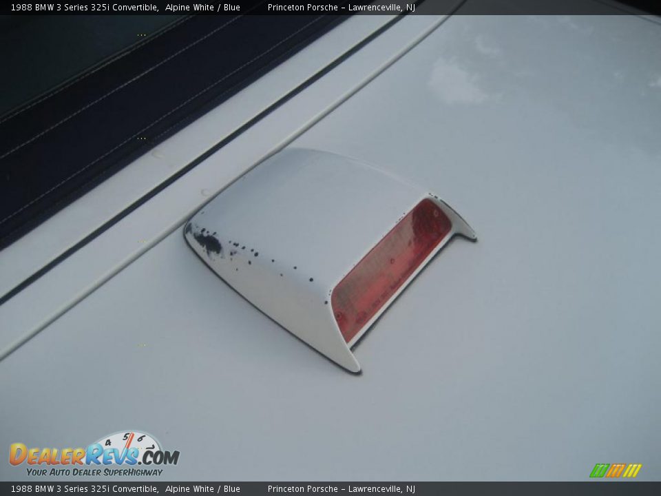 1988 BMW 3 Series 325i Convertible Alpine White / Blue Photo #8