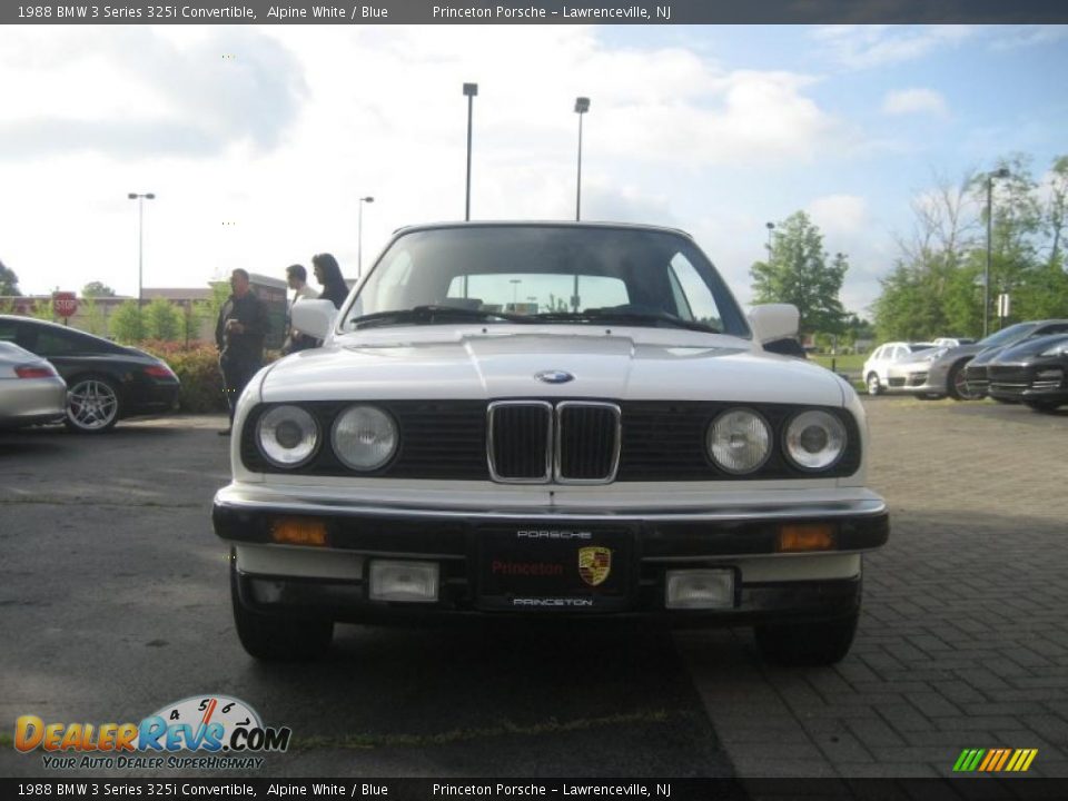 1988 BMW 3 Series 325i Convertible Alpine White / Blue Photo #12