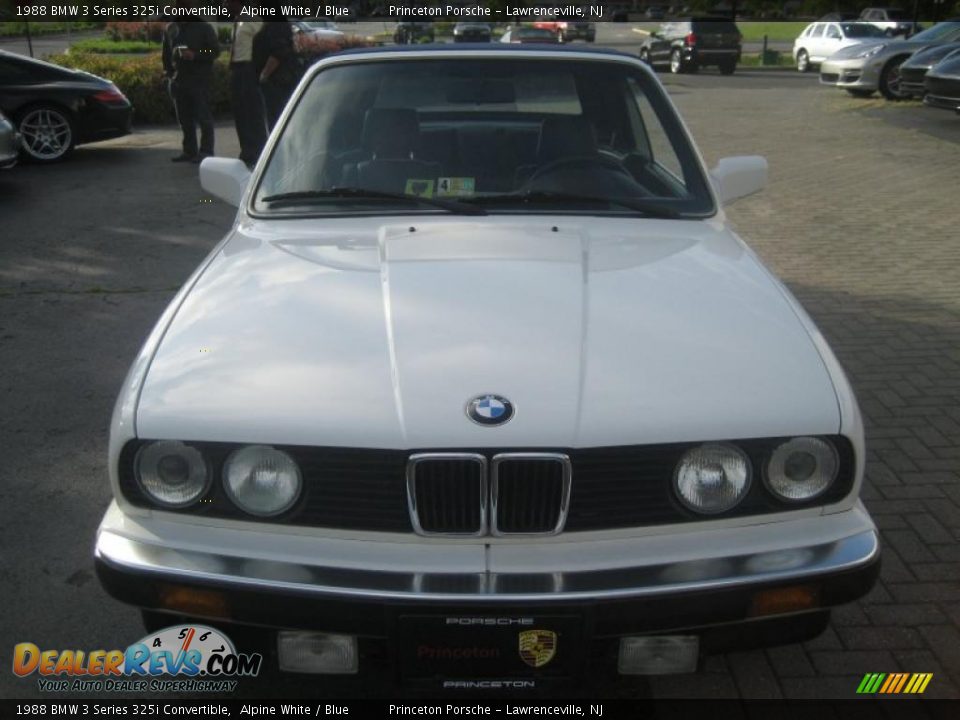 1988 BMW 3 Series 325i Convertible Alpine White / Blue Photo #13