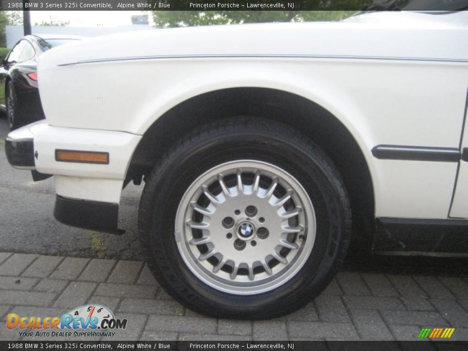1988 BMW 3 Series 325i Convertible Alpine White / Blue Photo #15