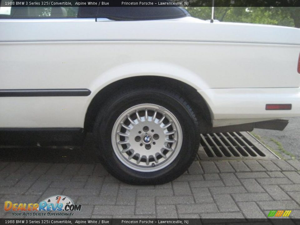 1988 BMW 3 Series 325i Convertible Alpine White / Blue Photo #18
