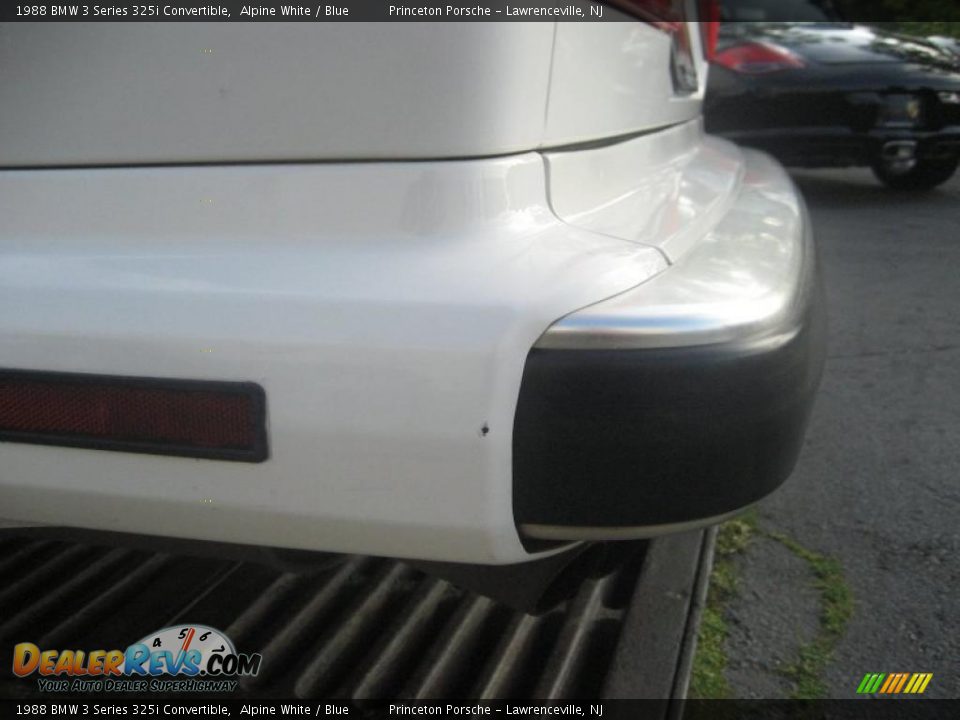 1988 BMW 3 Series 325i Convertible Alpine White / Blue Photo #20