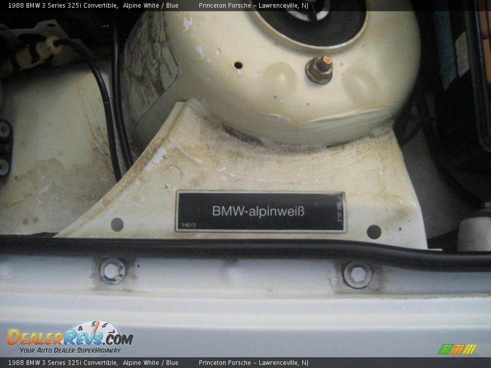 1988 BMW 3 Series 325i Convertible Alpine White / Blue Photo #27