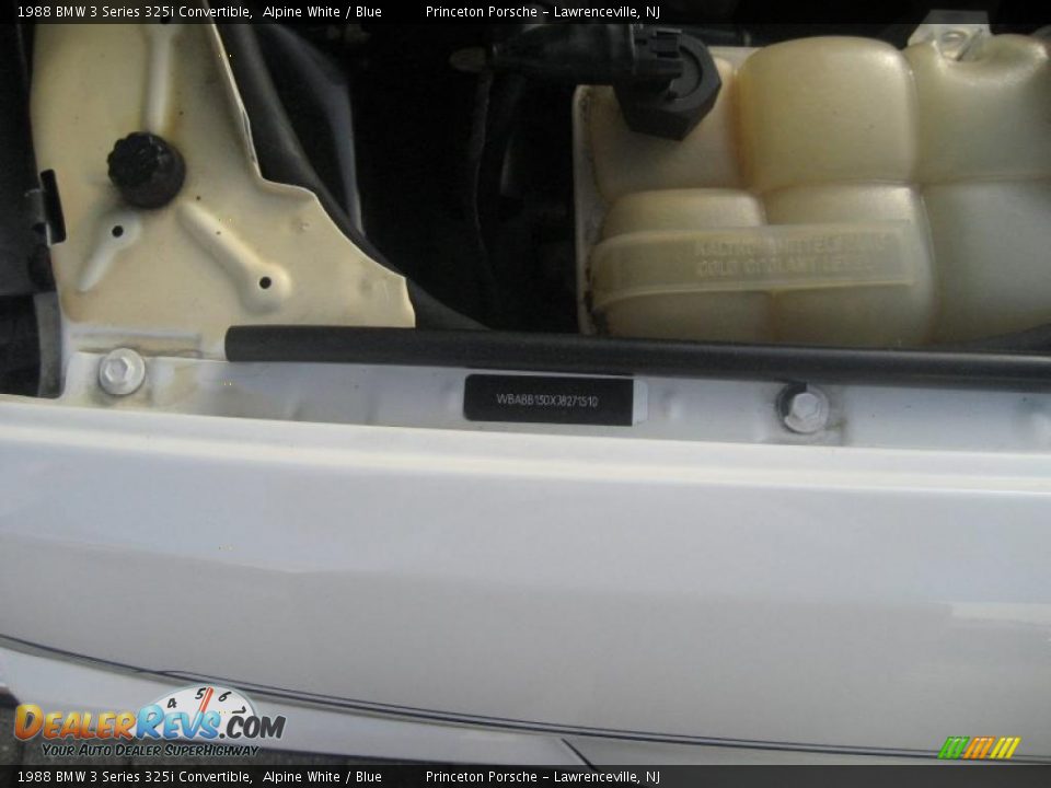 1988 BMW 3 Series 325i Convertible Alpine White / Blue Photo #28