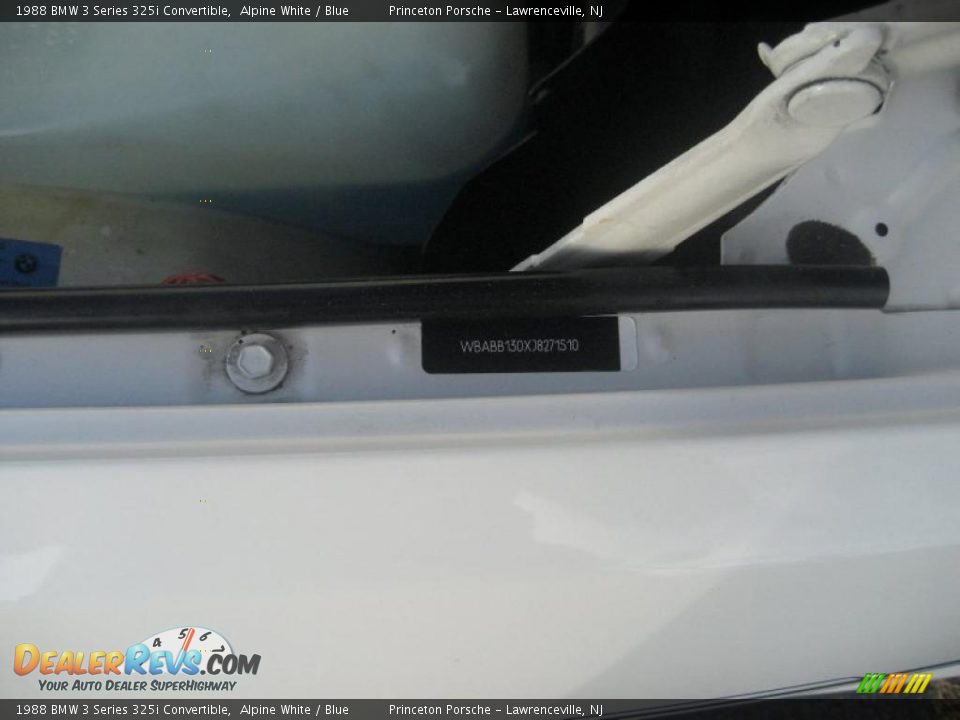 1988 BMW 3 Series 325i Convertible Alpine White / Blue Photo #29