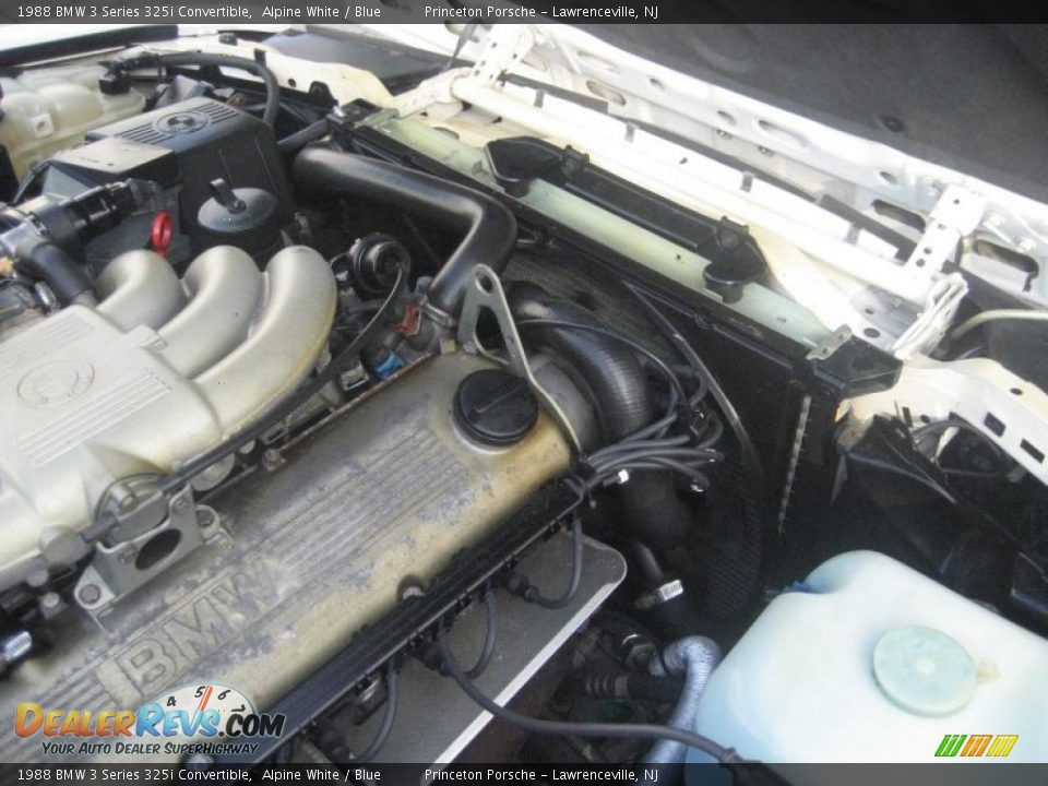 1988 BMW 3 Series 325i Convertible Alpine White / Blue Photo #31