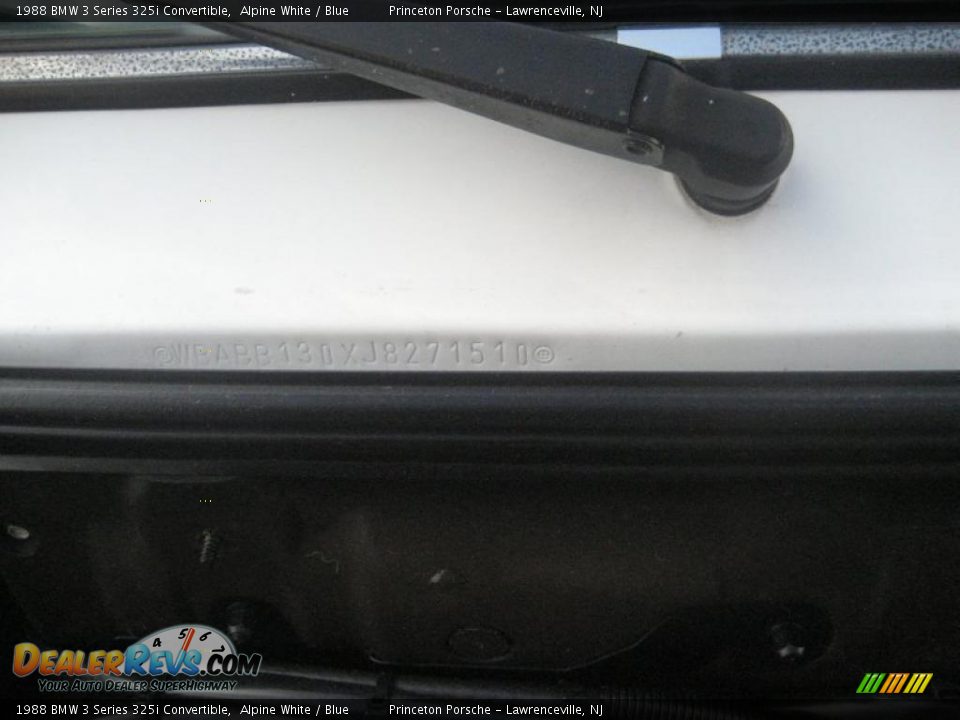1988 BMW 3 Series 325i Convertible Alpine White / Blue Photo #34