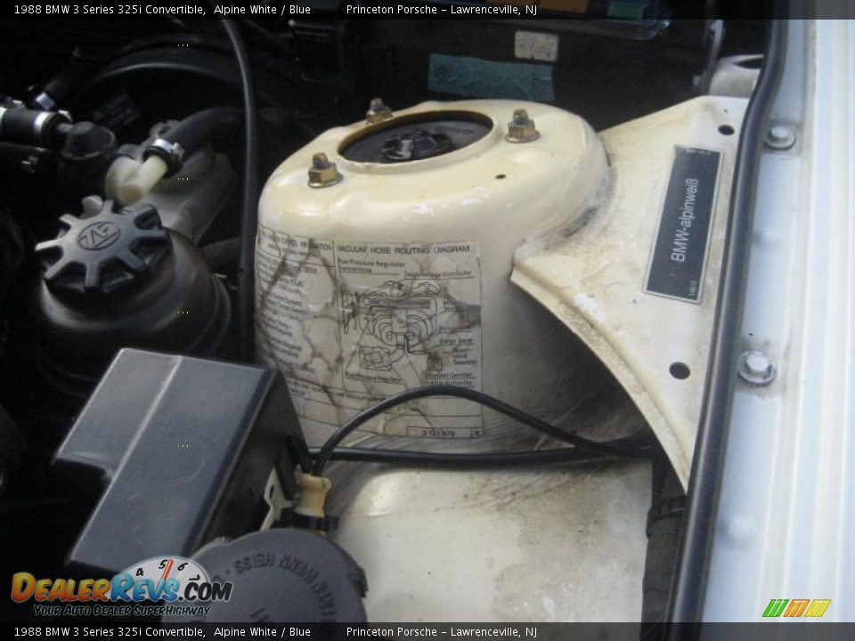 1988 BMW 3 Series 325i Convertible Alpine White / Blue Photo #35