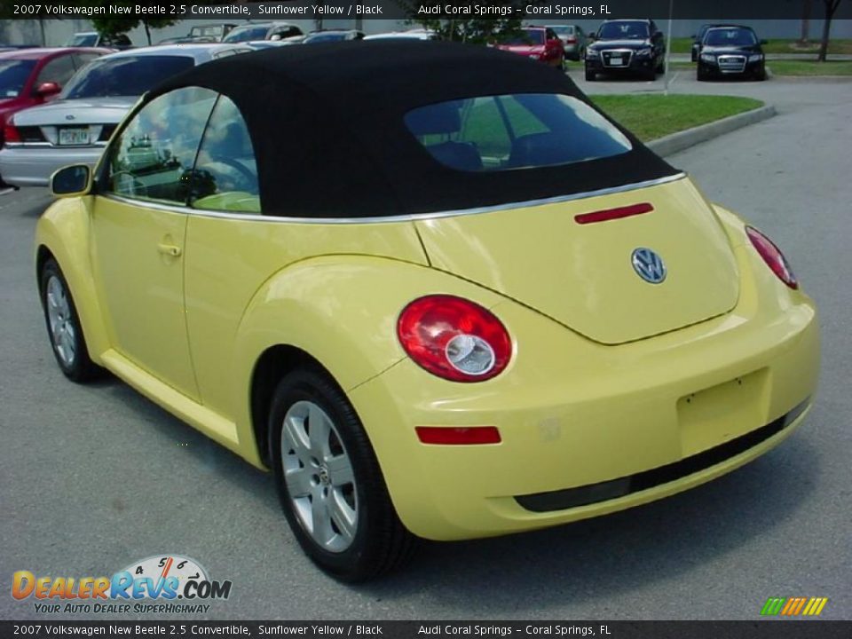 2007 Volkswagen New Beetle 2.5 Convertible Sunflower Yellow / Black Photo #3