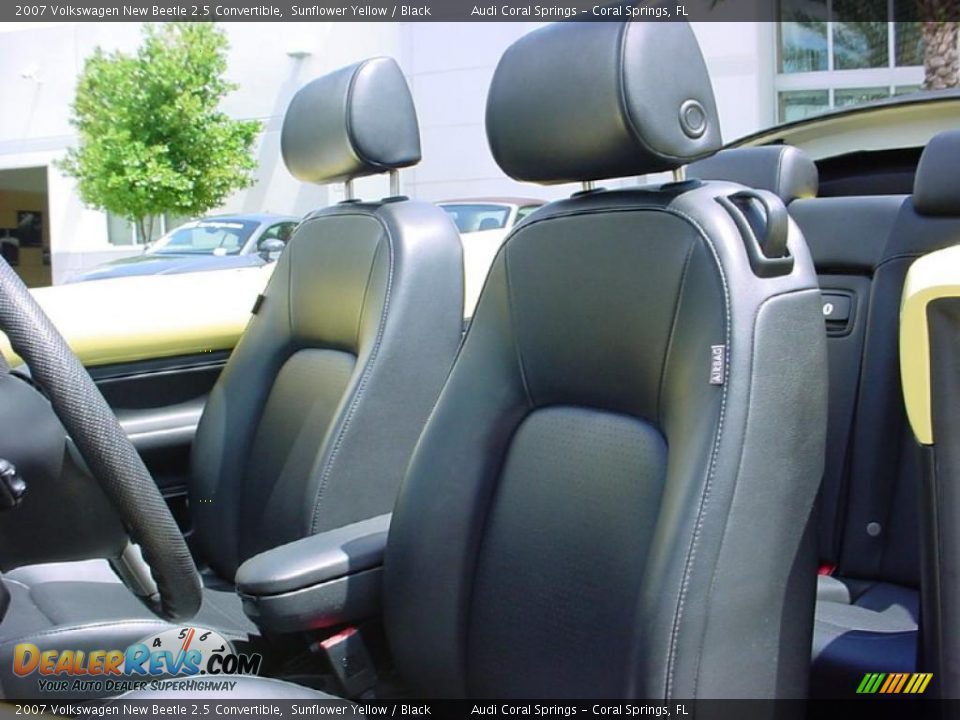 2007 Volkswagen New Beetle 2.5 Convertible Sunflower Yellow / Black Photo #11
