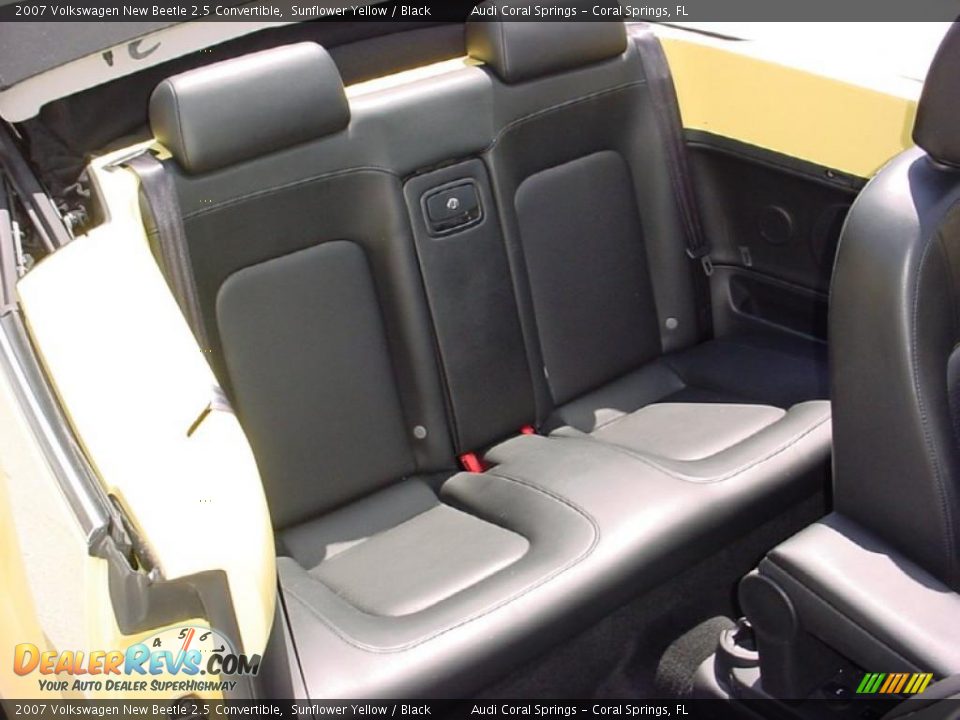 2007 Volkswagen New Beetle 2.5 Convertible Sunflower Yellow / Black Photo #15