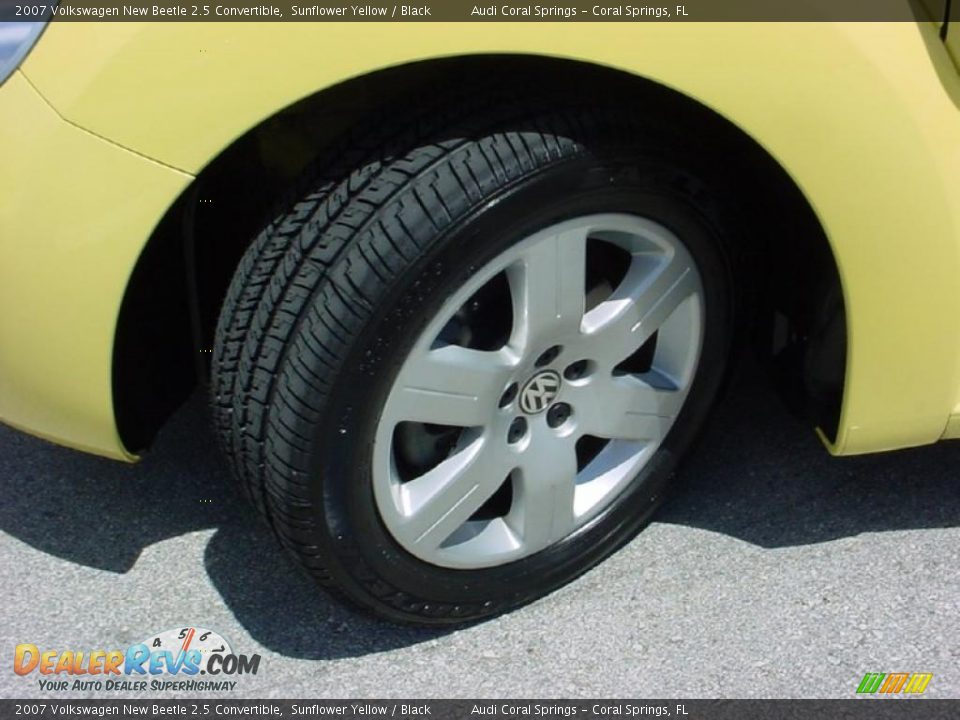 2007 Volkswagen New Beetle 2.5 Convertible Sunflower Yellow / Black Photo #20