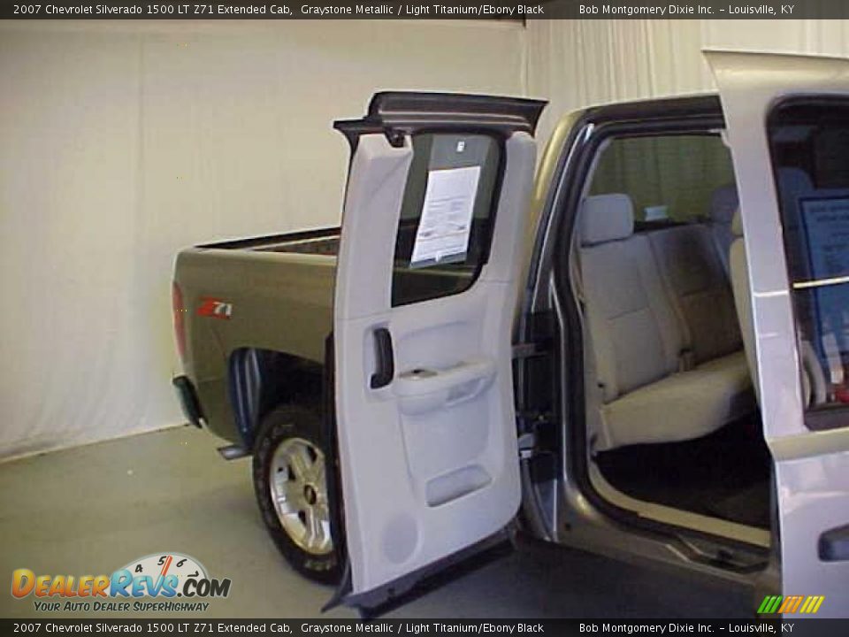 2007 Chevrolet Silverado 1500 LT Z71 Extended Cab Graystone Metallic / Light Titanium/Ebony Black Photo #10