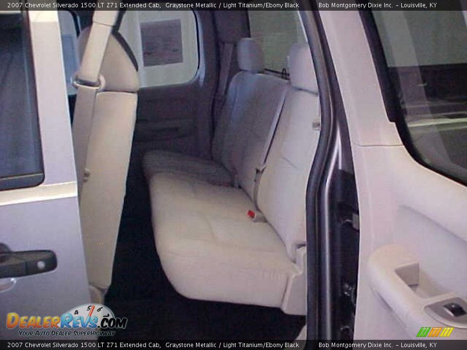 2007 Chevrolet Silverado 1500 LT Z71 Extended Cab Graystone Metallic / Light Titanium/Ebony Black Photo #18