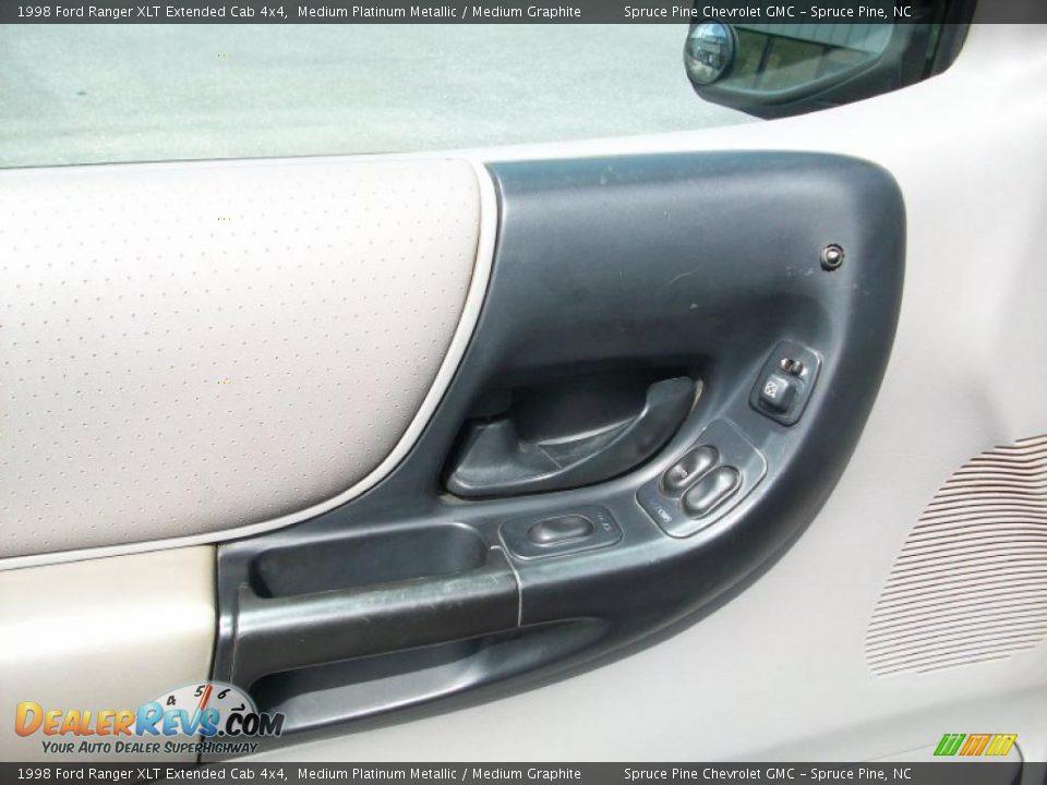 1998 Ford Ranger XLT Extended Cab 4x4 Medium Platinum Metallic / Medium Graphite Photo #7