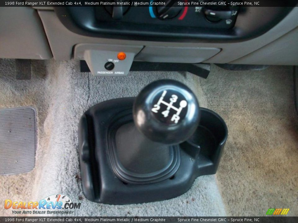 1998 Ford Ranger XLT Extended Cab 4x4 Medium Platinum Metallic / Medium Graphite Photo #8