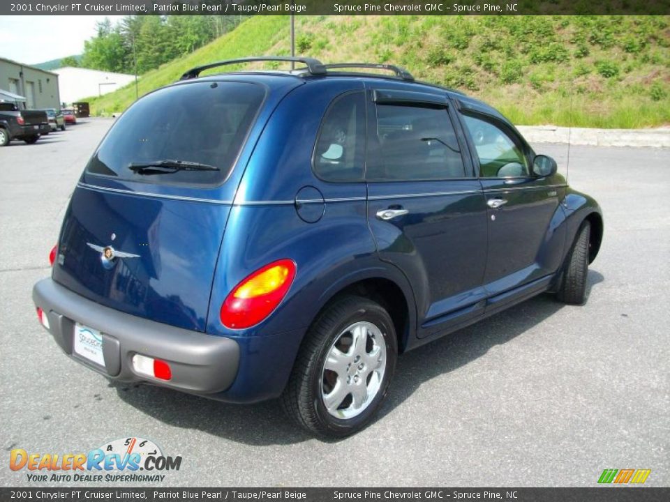 2001 Chrysler PT Cruiser Limited Patriot Blue Pearl / Taupe/Pearl Beige Photo #5