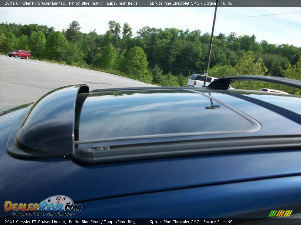 2001 Chrysler PT Cruiser Limited Patriot Blue Pearl / Taupe/Pearl Beige Photo #7