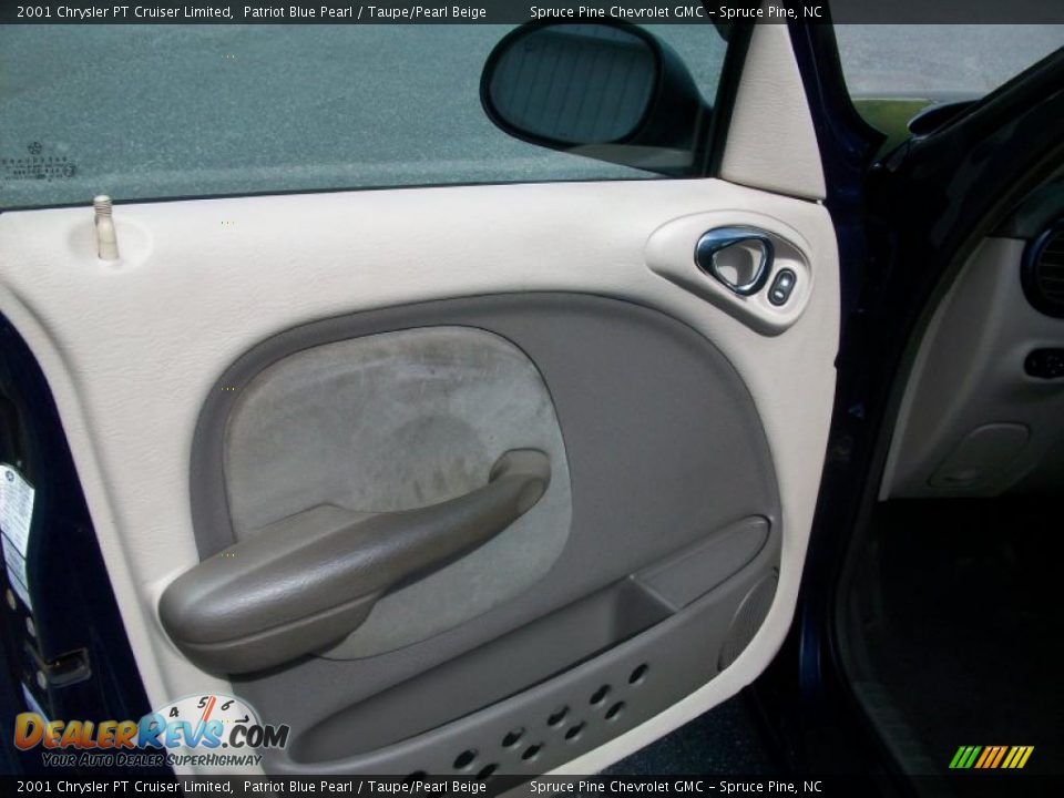 2001 Chrysler PT Cruiser Limited Patriot Blue Pearl / Taupe/Pearl Beige Photo #8