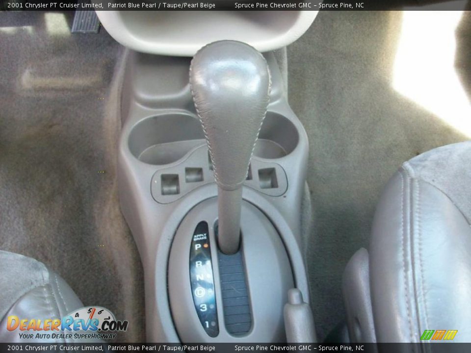 2001 Chrysler PT Cruiser Limited Patriot Blue Pearl / Taupe/Pearl Beige Photo #10