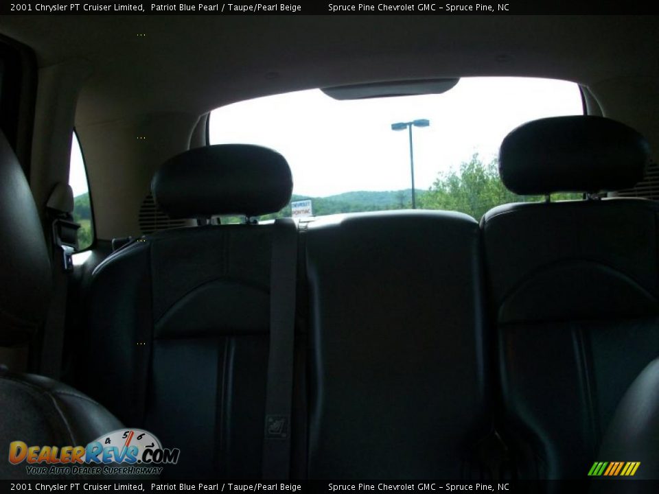 2001 Chrysler PT Cruiser Limited Patriot Blue Pearl / Taupe/Pearl Beige Photo #12
