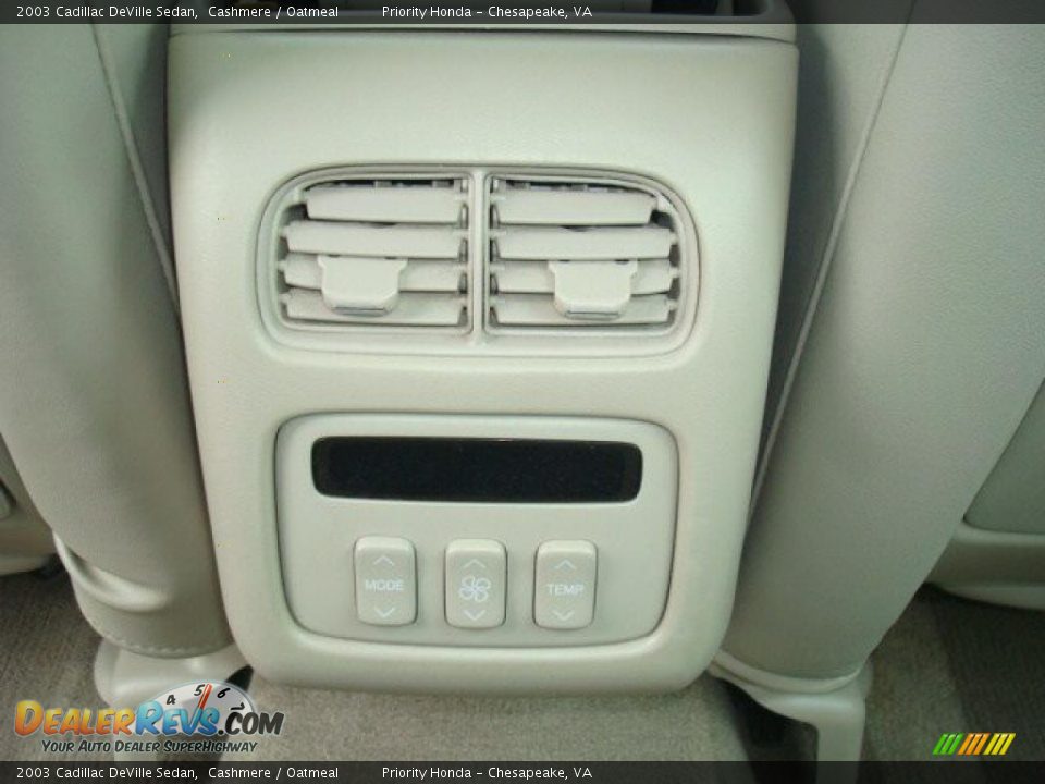 2003 Cadillac DeVille Sedan Cashmere / Oatmeal Photo #14