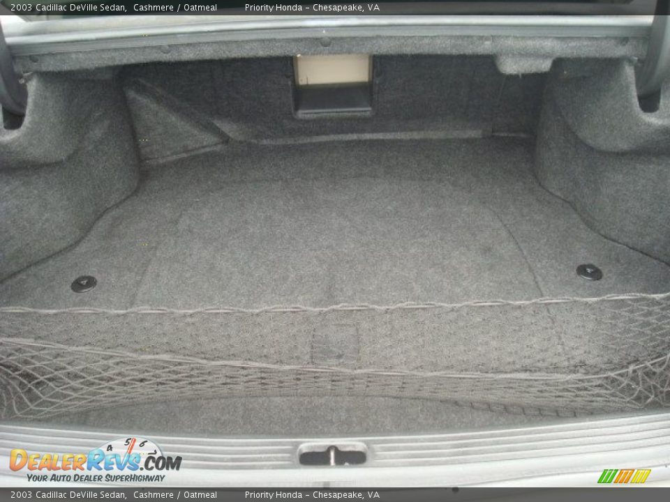 2003 Cadillac DeVille Sedan Cashmere / Oatmeal Photo #16