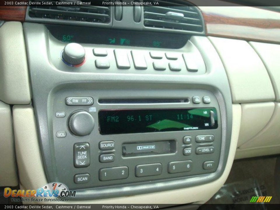 2003 Cadillac DeVille Sedan Cashmere / Oatmeal Photo #19