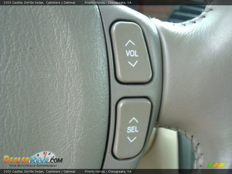 2003 Cadillac DeVille Sedan Cashmere / Oatmeal Photo #24