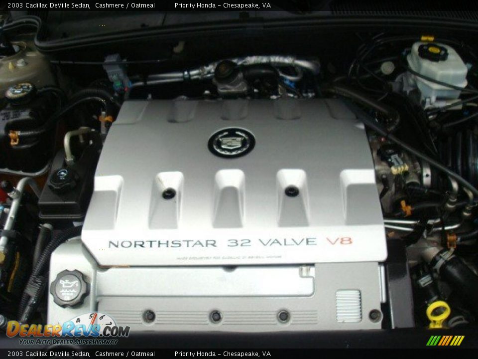 2003 Cadillac DeVille Sedan Cashmere / Oatmeal Photo #28
