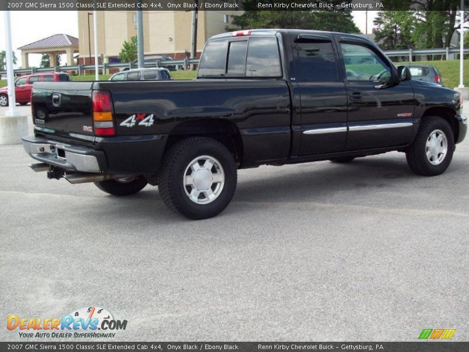2007 GMC Sierra 1500 Classic SLE Extended Cab 4x4 Onyx Black / Ebony Black Photo #2