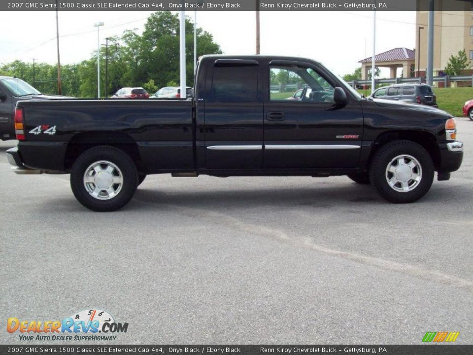 2007 GMC Sierra 1500 Classic SLE Extended Cab 4x4 Onyx Black / Ebony Black Photo #3