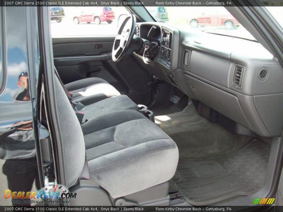 2007 GMC Sierra 1500 Classic SLE Extended Cab 4x4 Onyx Black / Ebony Black Photo #5