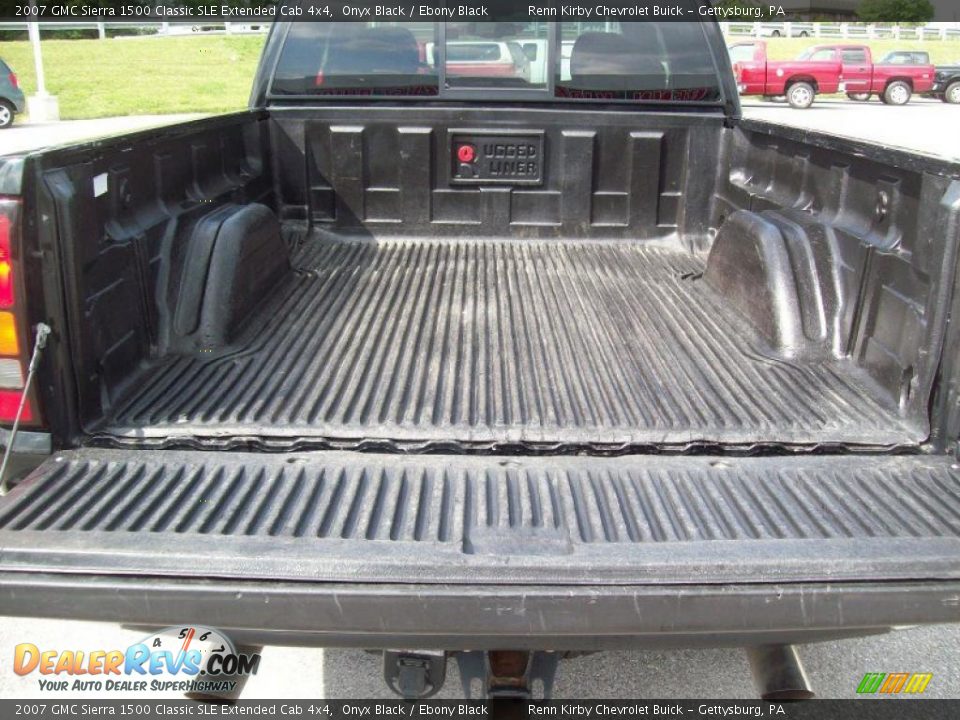 2007 GMC Sierra 1500 Classic SLE Extended Cab 4x4 Onyx Black / Ebony Black Photo #16