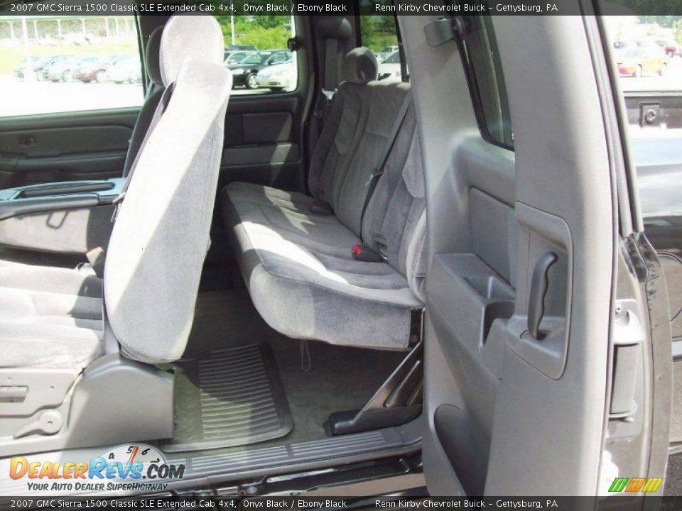 2007 GMC Sierra 1500 Classic SLE Extended Cab 4x4 Onyx Black / Ebony Black Photo #19