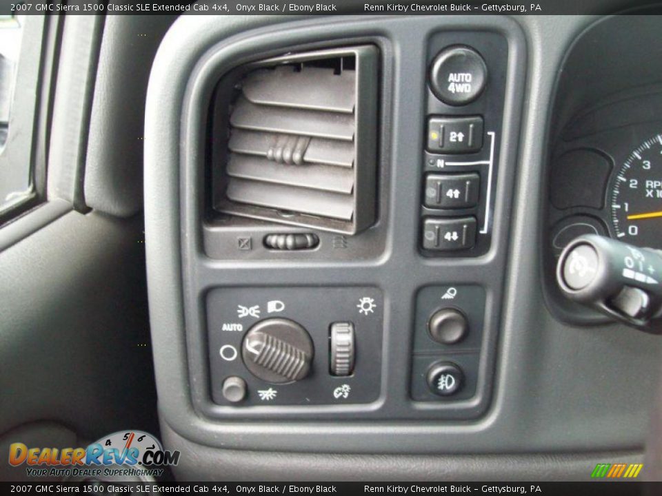 2007 GMC Sierra 1500 Classic SLE Extended Cab 4x4 Onyx Black / Ebony Black Photo #24