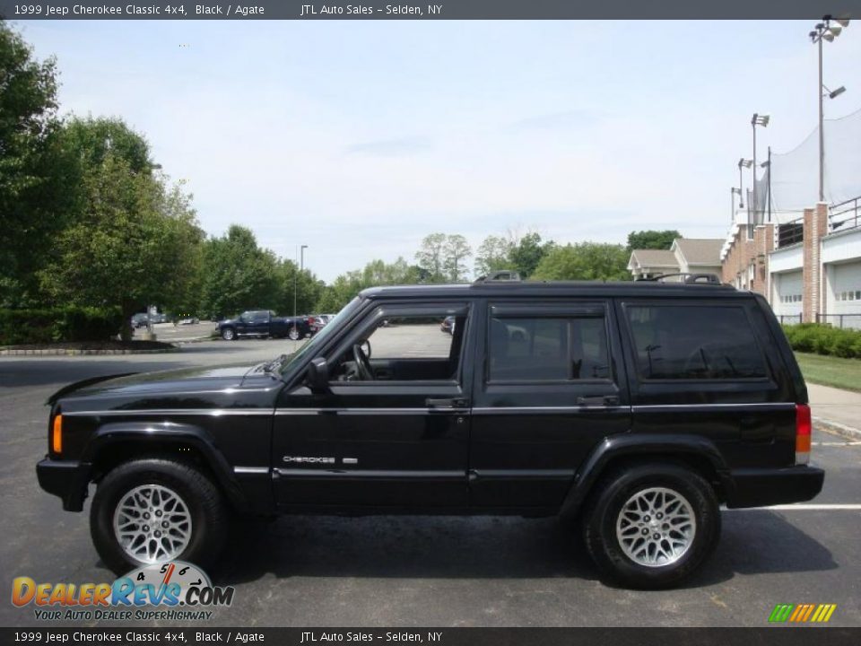 1999 Jeep Cherokee Classic 4x4 Black / Agate Photo #3