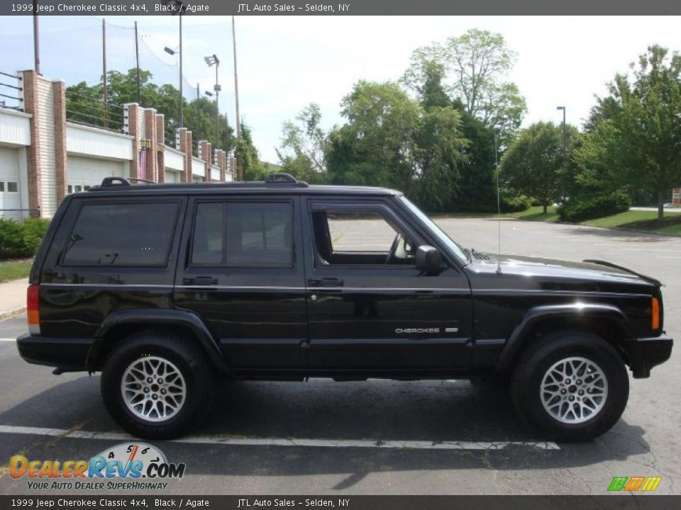 1999 Jeep Cherokee Classic 4x4 Black / Agate Photo #7