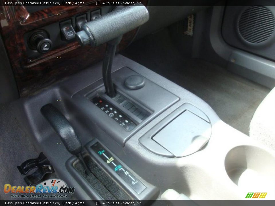 1999 Jeep Cherokee Classic 4x4 Black / Agate Photo #15