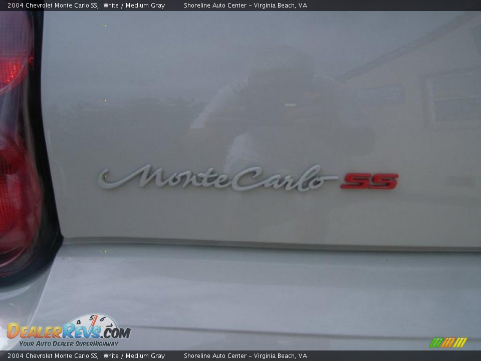 2004 Chevrolet Monte Carlo SS White / Medium Gray Photo #5