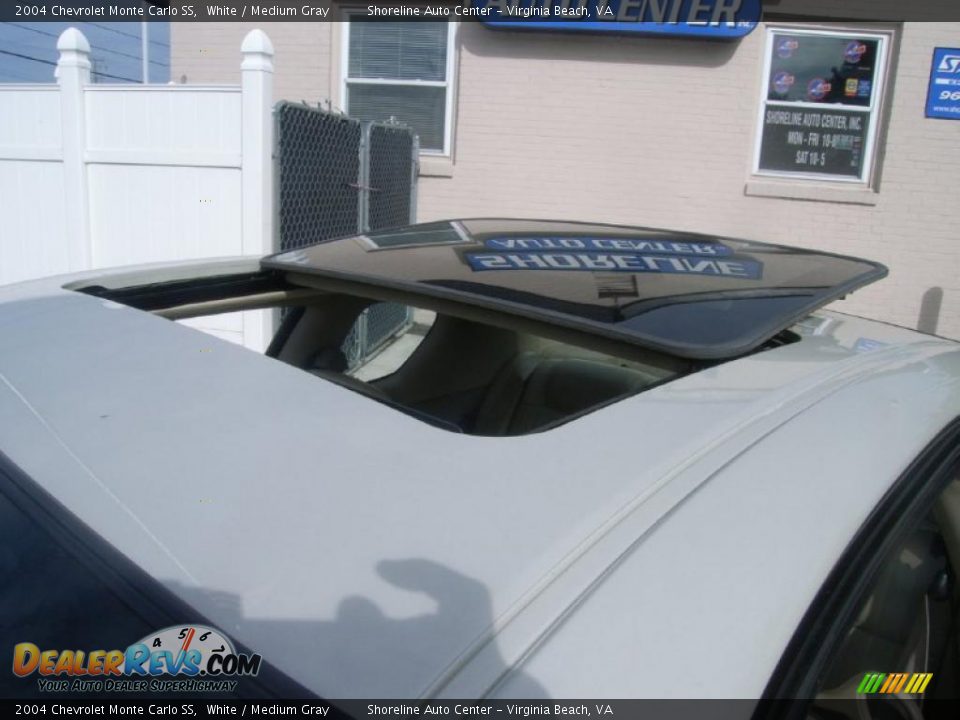 2004 Chevrolet Monte Carlo SS White / Medium Gray Photo #10