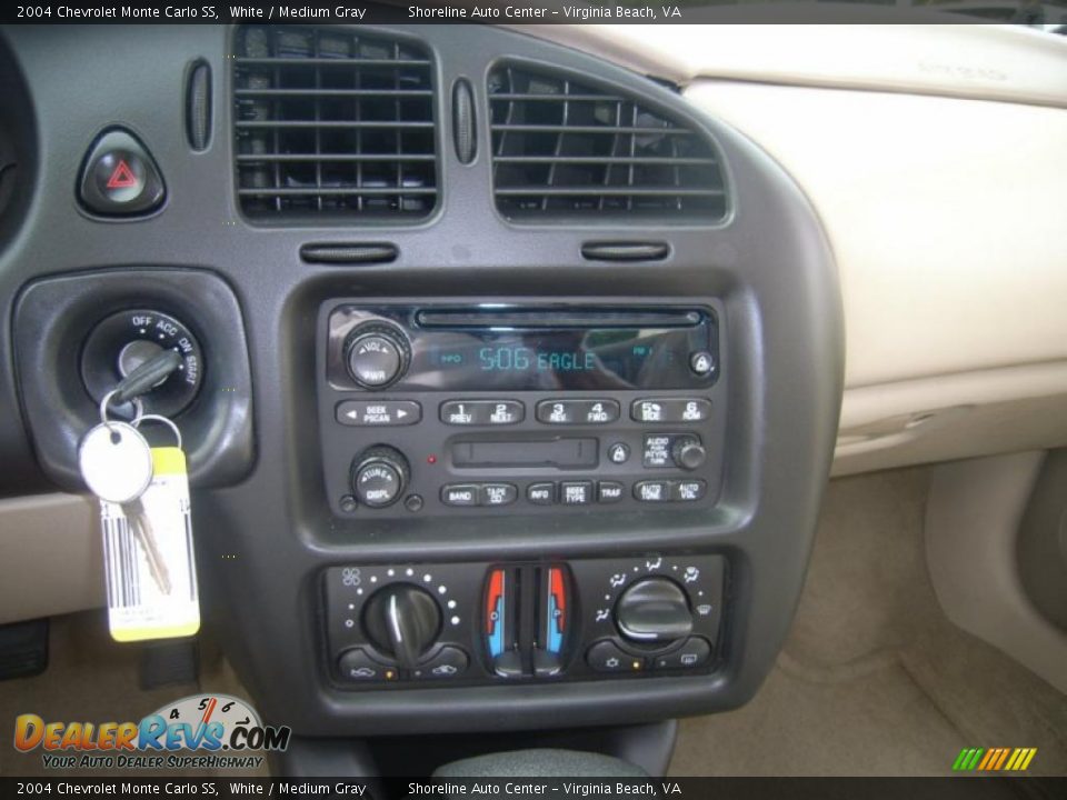 2004 Chevrolet Monte Carlo SS White / Medium Gray Photo #17