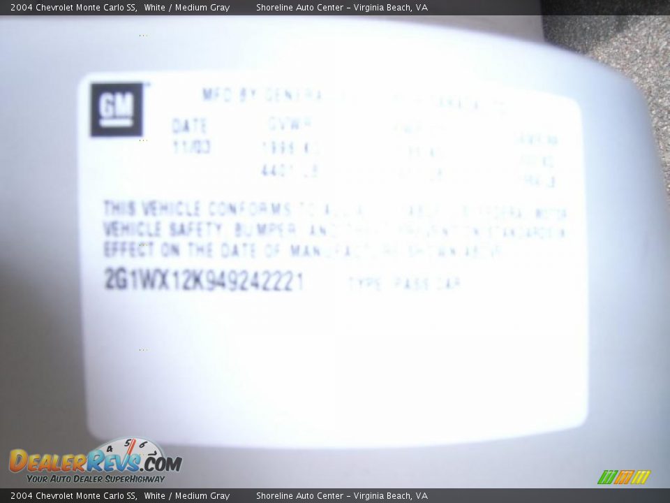 2004 Chevrolet Monte Carlo SS White / Medium Gray Photo #25