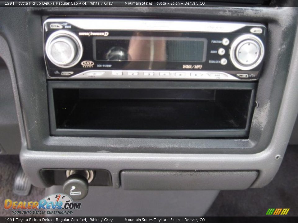 1991 Toyota Pickup Deluxe Regular Cab 4x4 White / Gray Photo #18